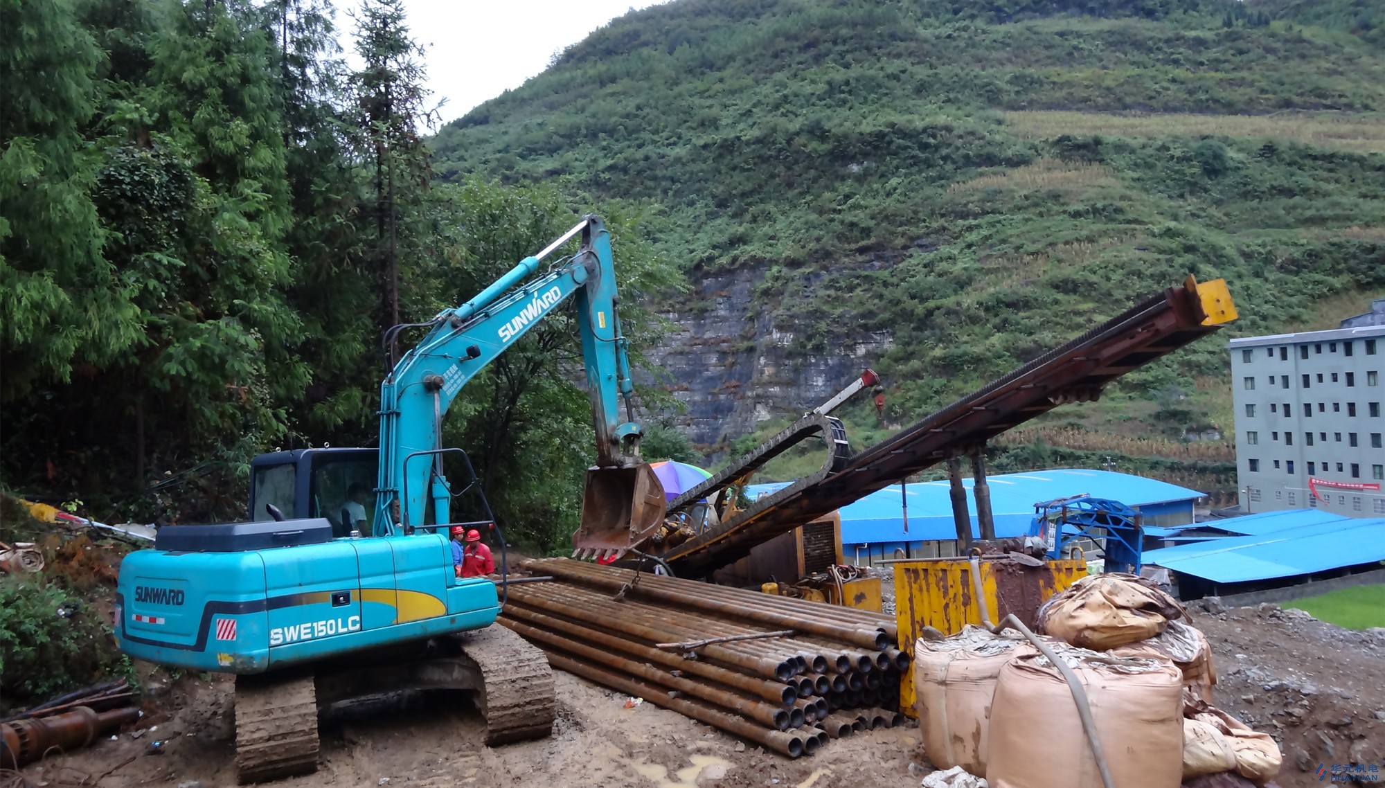 2013年9月3日，華元公司采用二十三接一管道回拖工藝，順利完成婁山關(guān)高速路穿越工程